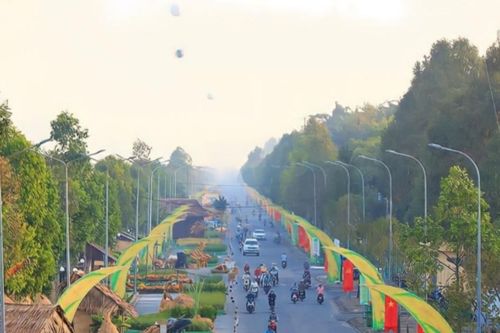 Triển lãm con đường Lúa gạo Việt Nam dài nhất tại Hậu Giang