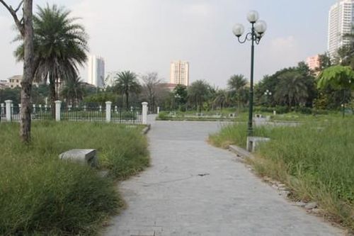Nhếch nhác công viên trăm tỷ nằm giữa hai quận ở Hà Nội