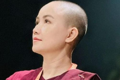 Diễn viên Hoàng Yến cạo trọc đầu sau 4 lần ly hôn