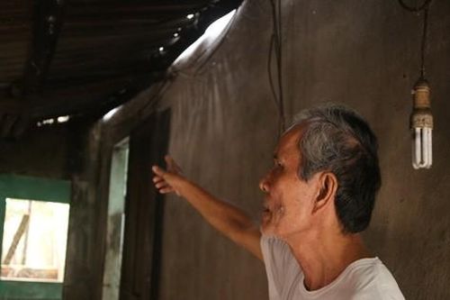 Sống khổ trong những ngôi nhà chờ sập ở Đà Nẵng