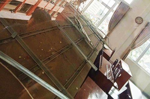 Sập mảng trần trường học ở Đà Lạt, phụ huynh và học sinh bất an