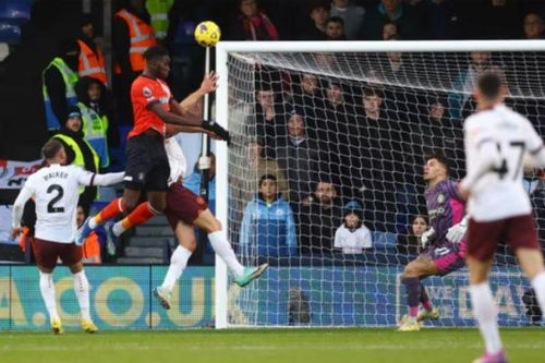Man City thắng nhọc nhằn trong ngày vắng Haaland