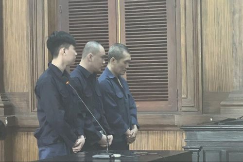 Giải quyết mâu thuẫn bằng rựa