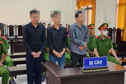 Buôn lậu 118 ngàn lít dầu, ba bị cáo lĩnh án