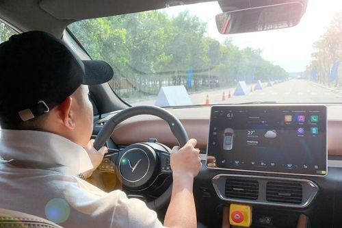 'Tài già' chỉ ra những mẹo giúp lái xe an toàn khi đi ngược nắng