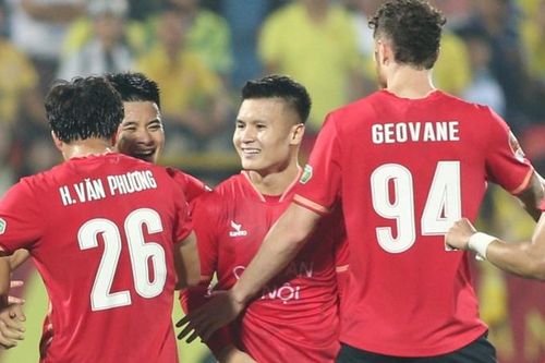 Quang Hải ghi bàn liên tiếp, HLV Troussier chưa thể vui
