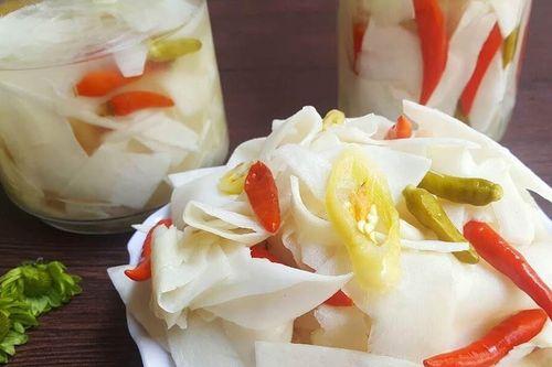 Cách làm măng chua tỏi ớt giòn ngon tại nhà