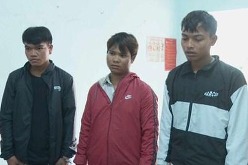 Ba đối tượng bị khởi tố vì đánh trọng thương người đi xe máy rồ ga, nẹt pô