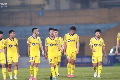 Nhìn lại trận thua của Sông Lam Nghệ An trước Hà Nội FC