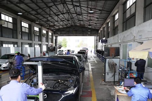 Trung tâm Đăng kiểm sẽ làm cả ngày nghỉ để giảm ùn tắc cuối năm