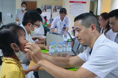 Phẫu thuật mang lại nụ cười cho trẻ mắc dị tật khe hở môi, vòm miệng