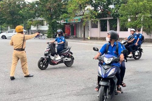 Thừa Thiên- Huế: Xử phạt nhiều học sinh vi phạm luật giao thông