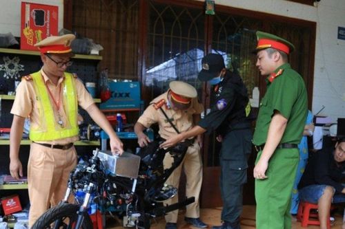 Phát hiện lò 'độ' xe mô tô trái phép tại Đồng Nai