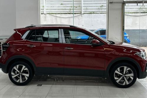 'Kẻ ngáng đường' Toyota Corolla Cross giảm giá gần 250 triệu đồng tại Việt Nam