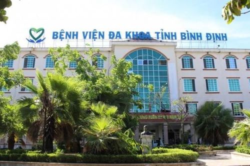 Bình Định: Pin đèn phát nổ, bé trai bị đa chấn thương