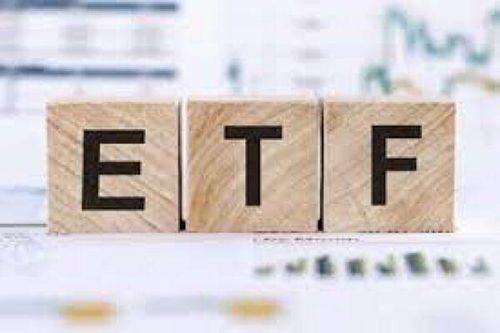 Tiền vẫn ồ ạt rút khỏi các quỹ ETF nội