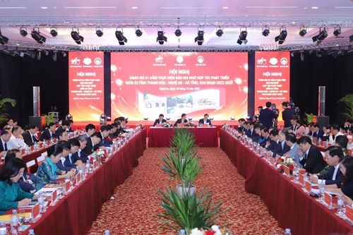 3 tỉnh Bắc Trung Bộ đẩy mạnh hợp tác, phát triển kinh tế biển