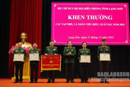 Bộ Chỉ huy Bộ đội Biên phòng tỉnh tổ chức khen thưởng các tập thể, cá nhân tiểu biểu, xuất sắc