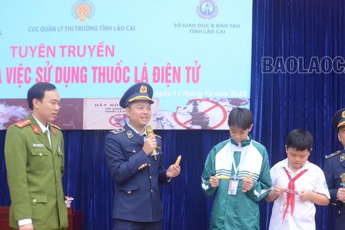 Tuyên truyền về phòng, chống tác hại của thuốc lá điện tử tới học sinh