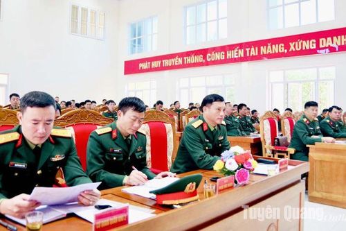 Trên 100 đồng chí được tập huấn cán bộ chỉ huy - cơ quan năm 2024