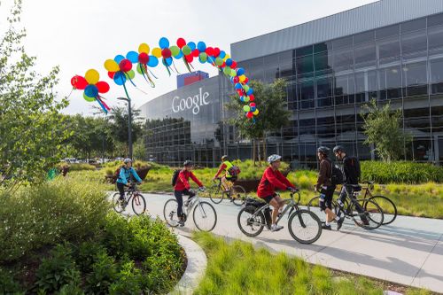 Người dùng tìm kiếm gì nhiều nhất trên Google năm 2023?