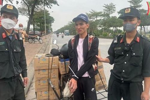 Bắt giữ đối tượng tàng trữ ma túy trong túi chè khô