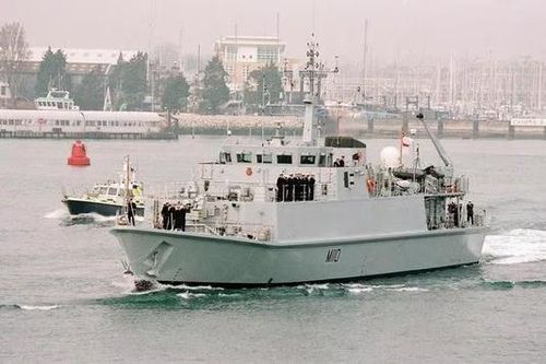 Anh chuyển hai tàu săn mìn tới Ukraine