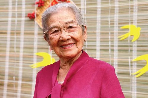 91 tuổi, NSƯT Phi Điểu ngồi ghế giám khảo chấm thi Hoa hậu