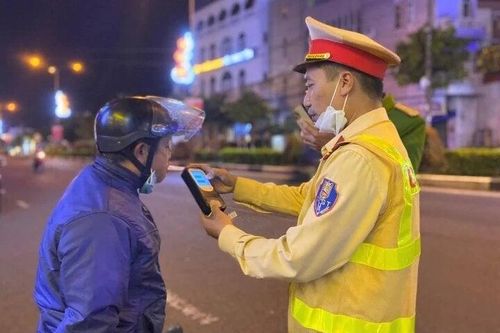 Thổi nồng độ cồn có lây bệnh?