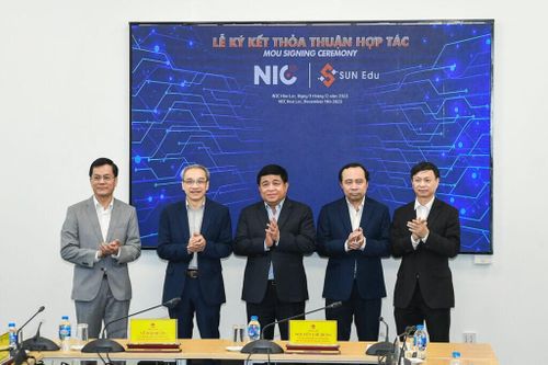 Phát triển nguồn nhân lực chuyên sâu về vi mạch cho công nghệ số tại Việt Nam