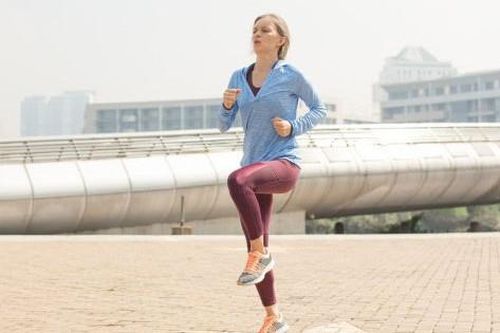 Chạy bộ tại chỗ có giảm cân không?