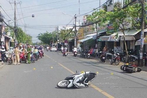 Tai nạn giao thông mới nhất 12/12/2023: Va chạm xe ben, 1 phụ nữ tử vong