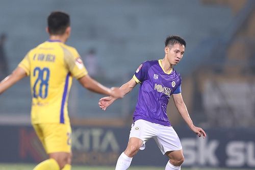 Rũ bỏ gánh nặng châu Á, CLB Hà Nội tăng tốc ở V-League