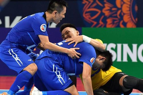 Ngoại binh lập hat-trick, CLB của Việt Nam ngược dòng kịch tính ghi 6 bàn vào lưới nhà vô địch Uzbekistan để giành hạng 3 châu Á