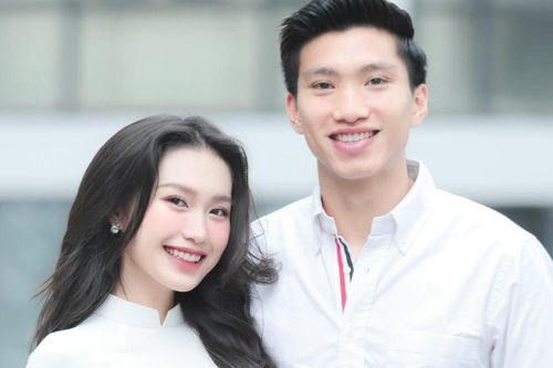 Sinh nhật vợ mới cưới, Đoàn Văn Hậu gửi lời chúc gói gọn trong một câu khiến dân mạng phấn khích