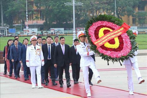 Thủ tướng Campuchia Samdech Hun Manet vào Lăng viếng Chủ tịch Hồ Chí Minh