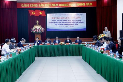 Lý luận, phê bình văn học nghệ thuật 50 năm sau ngày đất nước thống nhất