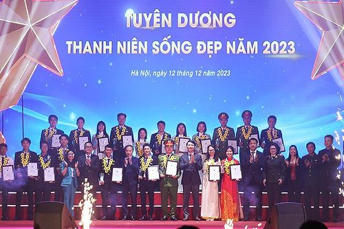 2 trong số 20 'Thanh niên sống đẹp' năm 2023 chỉ mới 17 tuổi
