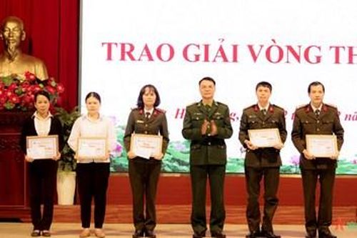 Trao thưởng Cuộc thi trực tuyến 'Tìm hiểu Luật Biên phòng Việt Nam'