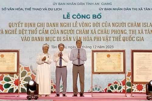 Nghi lễ vòng đời và nghề dệt thổ cẩm người Chăm là di sản văn hóa phi vật thể Quốc gia