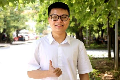 Thủ khoa trường ĐH Y Hà Nội luôn muốn đóng góp nhiều hơn cho cộng đồng