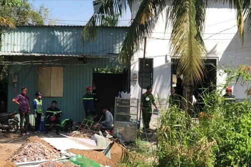 Sập nhà đang thi công khiến 1 người mắc kẹt ở TP Thủ Đức