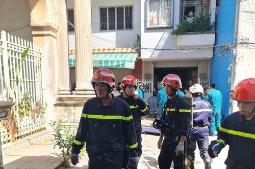 Cứu 12 người thoát khỏi vụ cháy nhà dân kết hợp kinh doanh