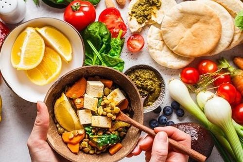 Ăn chay trường vẫn ung thư đại trực tràng, vì sao?