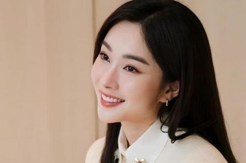 Dàn Hoa hậu, Á hậu Việt Nam thanh lịch với áo blazer thiết kế không ve cổ và đơn sắc