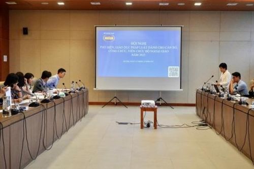 Bộ Ngoại giao tổ chức hội nghị phổ biến giáo dục pháp luật và cập nhật quy định mới cho cán bộ, công chức