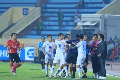Phó Trưởng đoàn CLB Công an Hà Nội và HLV Gong Oh Kyun bị đề nghị kỷ luật bổ sung