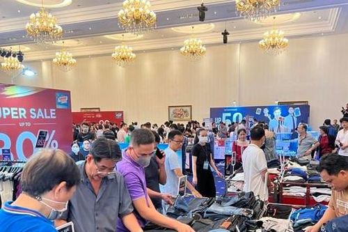 Sắp có đợt giảm giá hàng hiệu tới 90%