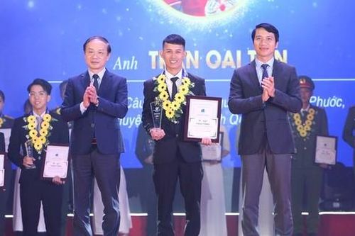 Vinh danh 20 gương thanh niên sống đẹp, giàu nhiệt huyết vì cộng đồng