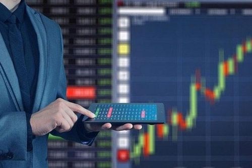 Loạt lãnh đạo đua nhau bán sạch cổ phiếu